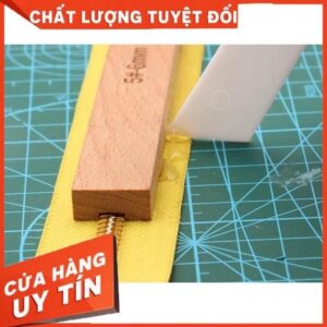 Tool giúp bôi keo dây khoá kéo( Tool, dụng cụ)